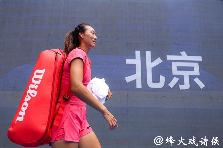 郑钦文:中网时手肘仍无法完全伸直 郑钦文:中网时手肘仍无法完全伸直